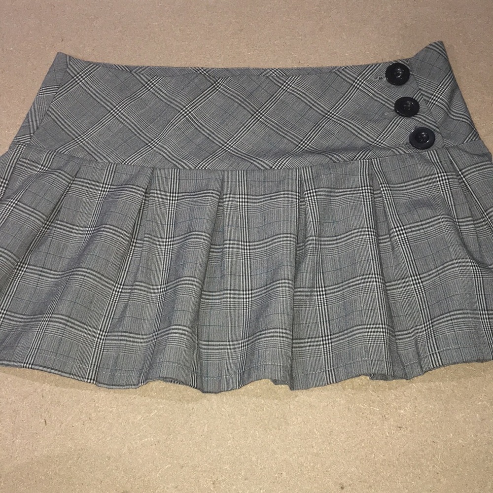 Grey plaid skirt